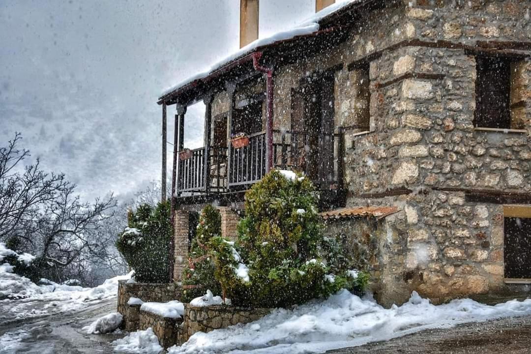 Kato Sinikia Trikalon Paliokastro Guesthouse מראה חיצוני תמונה