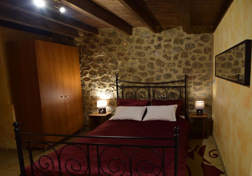 Kato Sinikia Trikalon Paliokastro Guesthouse חדר תמונה