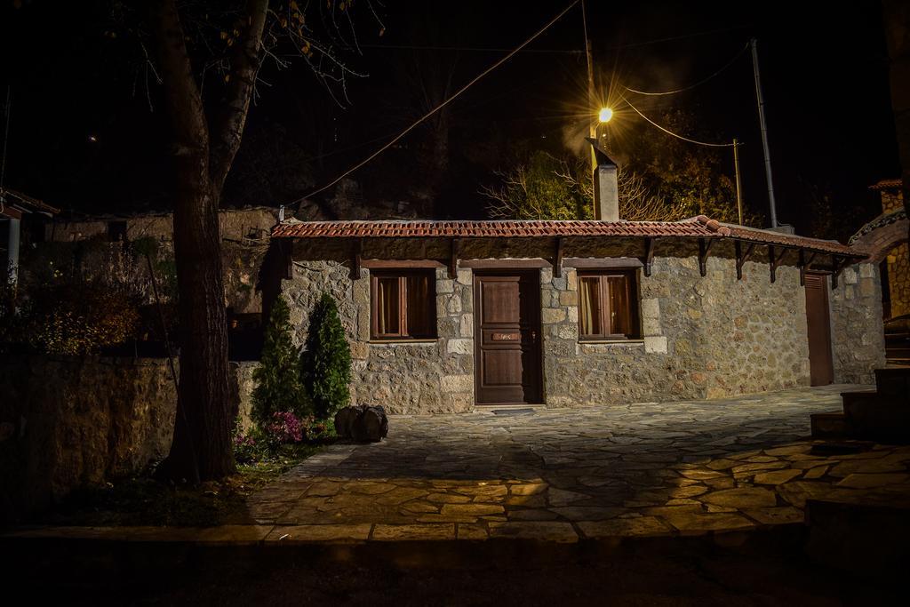 Kato Sinikia Trikalon Paliokastro Guesthouse מראה חיצוני תמונה