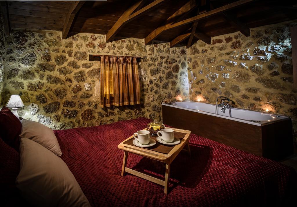 Kato Sinikia Trikalon Paliokastro Guesthouse חדר תמונה