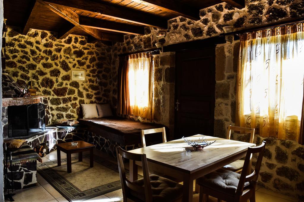 Kato Sinikia Trikalon Paliokastro Guesthouse חדר תמונה