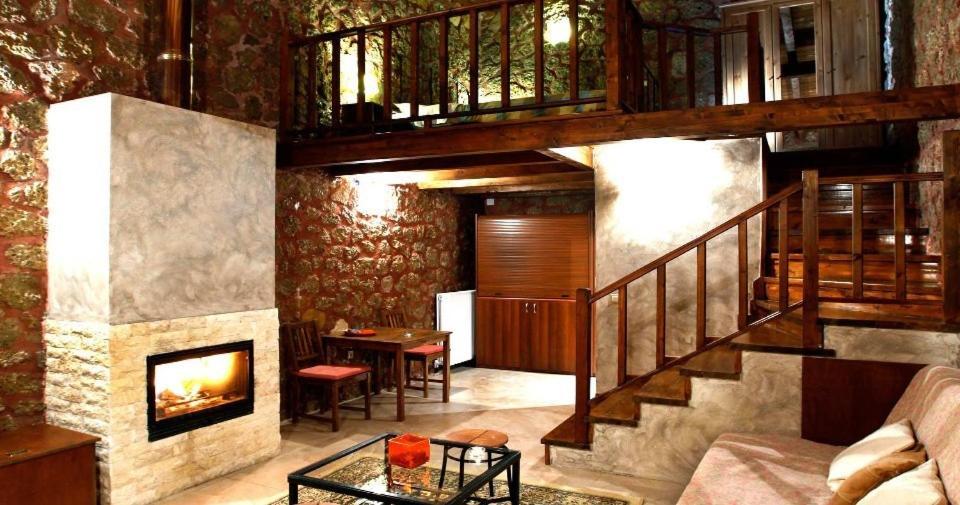 Kato Sinikia Trikalon Paliokastro Guesthouse מראה חיצוני תמונה